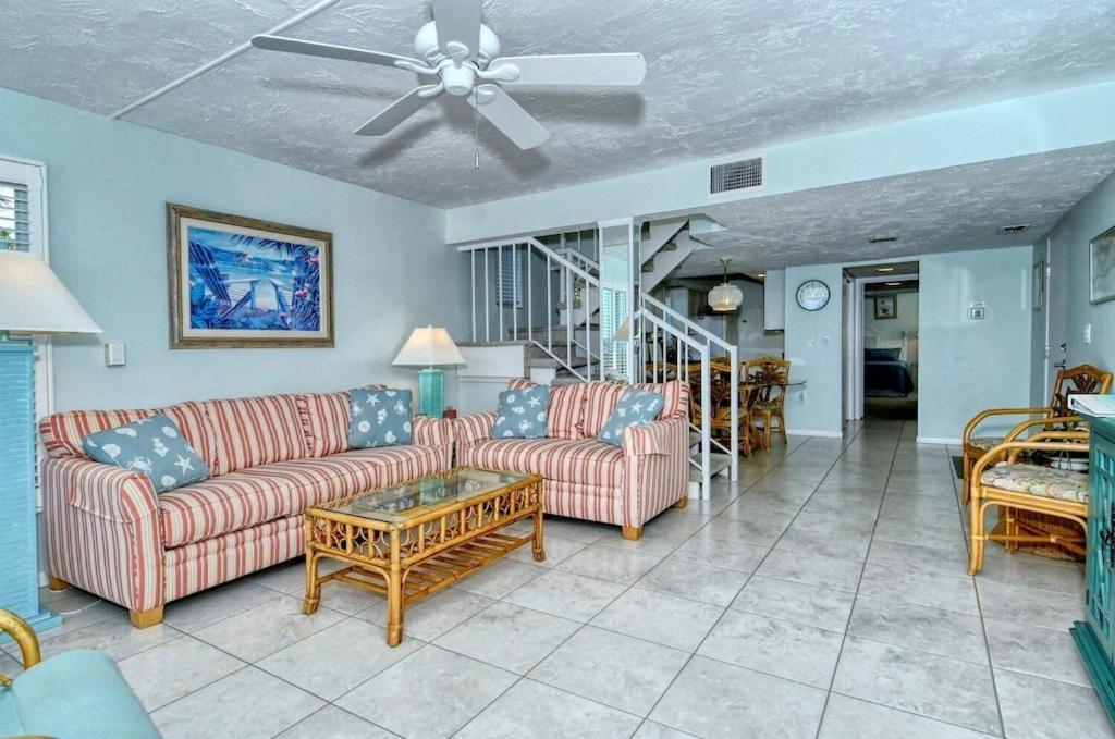 Laplaya 201C: Beachfront Corner Unit with Gulf Panorama Longboat Key Exterior photo
