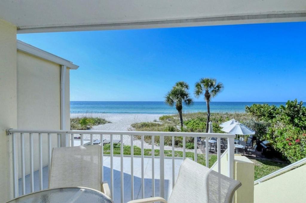 Laplaya 201C: Beachfront Corner Unit with Gulf Panorama Longboat Key Exterior photo