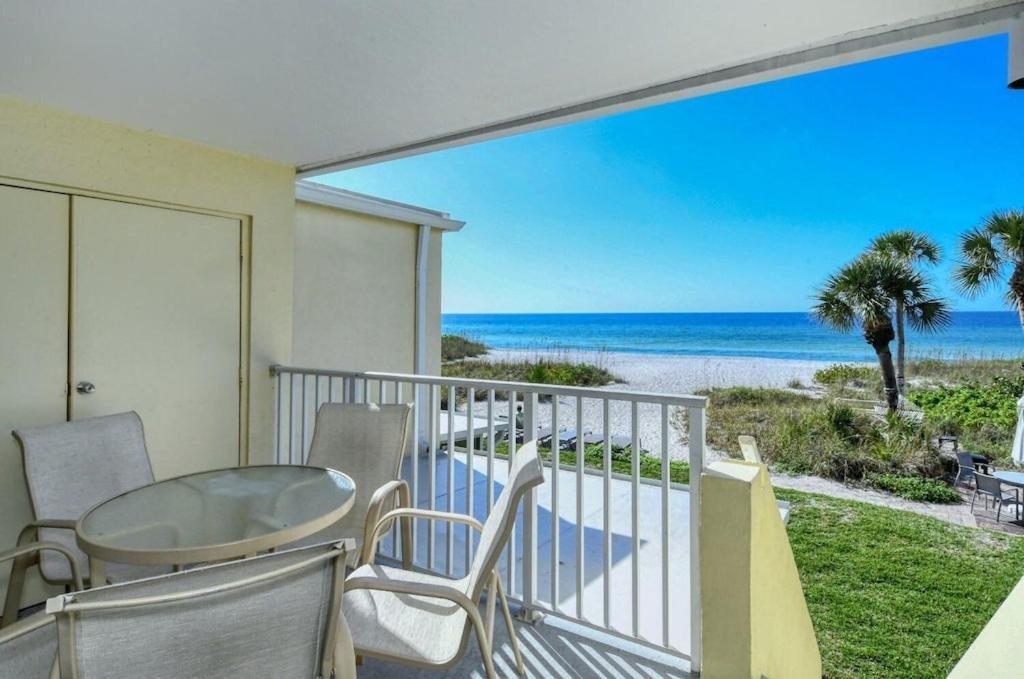 Laplaya 201C: Beachfront Corner Unit with Gulf Panorama Longboat Key Exterior photo